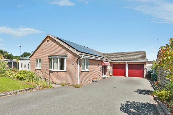 3 Bedroom Bungalow For Sale In Whitebeam Way, Verwood, Dorset, BH31