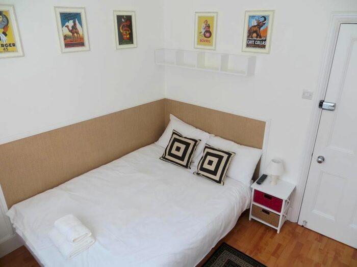 Studio To Rent In Fulham Palace Road, Fulham, London W6