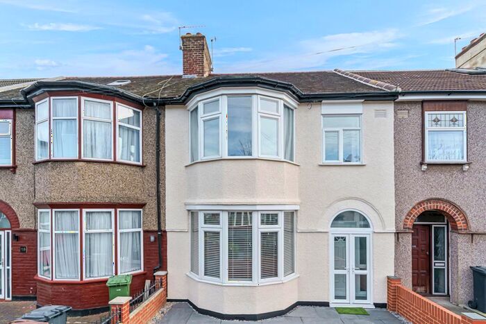 3 Bedroom Terraced House To Rent In Cranleigh Gardens, Barking, IG11