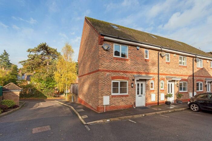 3 Bedroom End Of Terrace House To Rent In Quickley Lane, Chorleywood, Rickmansworth, WD3