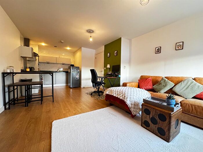 1 Bedroom Flat For Sale In Madison Court, Broadway, Salford, M50