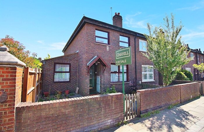 4 Bedroom End Of Terrace House For Sale In Twickenham Road, Isleworth, TW7