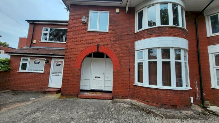 11 Bedroom Semi-Detached House To Rent In Egerton Road, Fallowfield, M14