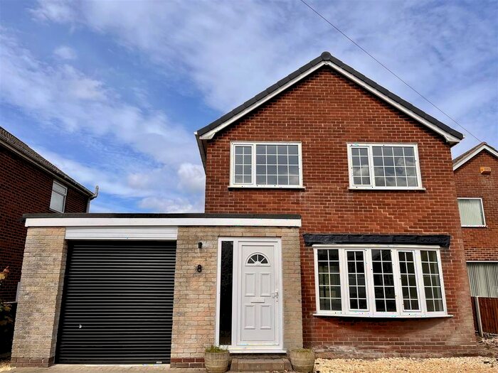 3 Bedroom Detached House To Rent In West End Gardens, Pollington, Goole, DN14