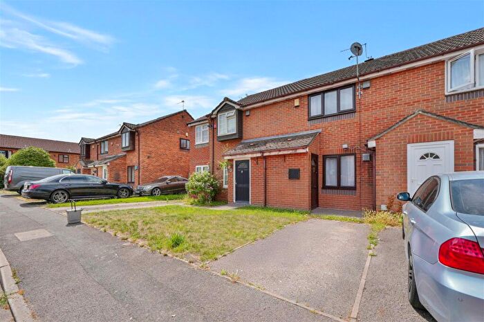 2 Bedroom Terraced House For Sale In Pearl Gardens, Slough, SL1