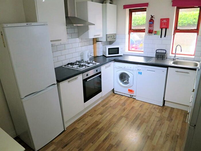 5 Bedroom Terraced House To Rent In £ Pppw Including Bills, Burton Road, Withington, M20