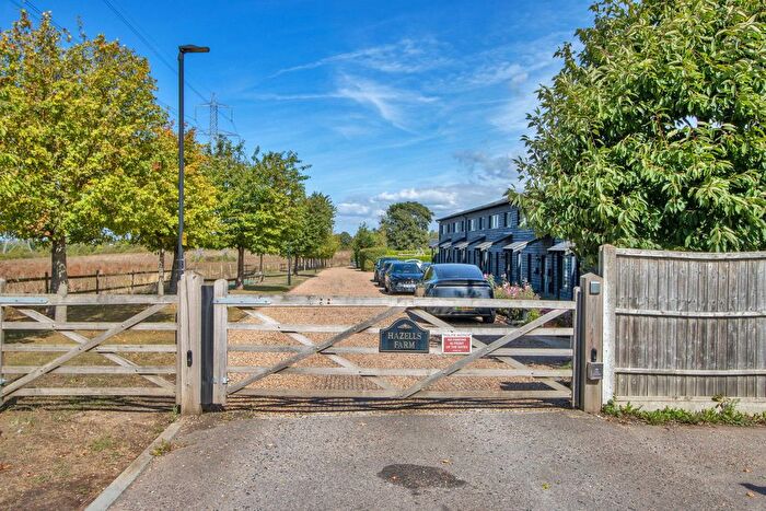 4 Bedroom Terraced House For Sale In Northfleet Green, Gravesend, DA13