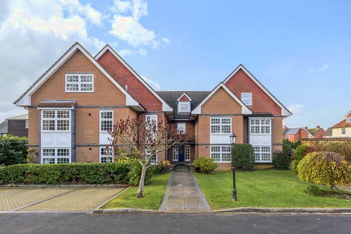 2 Bedroom Flat To Rent In Bourne Heights, Frensham Road, Farnham, GU9