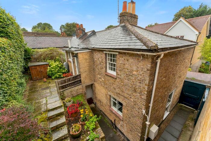 2 Bedroom Mews To Rent In Hertingfordbury Road, Hertingfordbury, Hertford, SG14