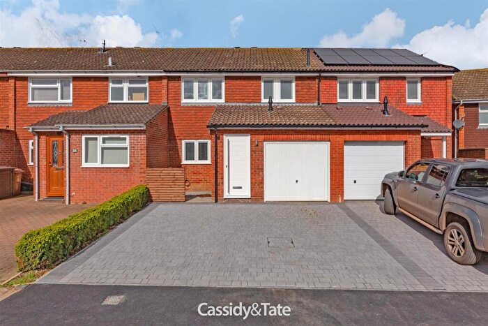 3 Bedroom Terraced House To Rent In Gladeside, Jersey Farm, AL4