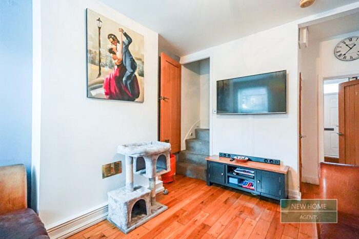 3 Bedroom Terraced House For Sale In Lamcote Grove, Nottingham, NG2