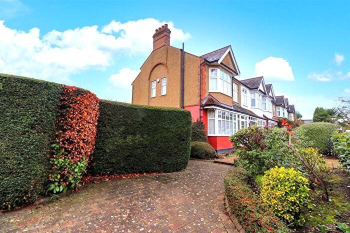 3 Bedroom End Terrace House For Sale In Chase Side Avenue, Enfield, Middlesex, EN2