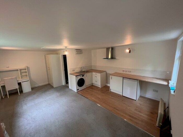Studio To Rent In Shortheath Road, GU9