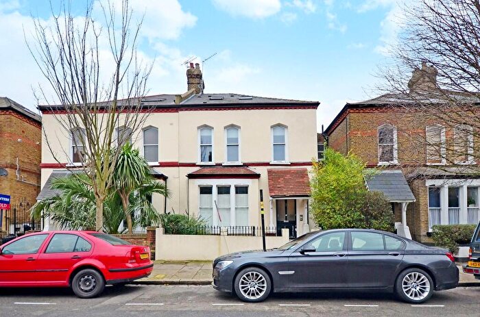 2 Bedroom Apartment To Rent In Finsbury Park Road, Finsbury Park, N4