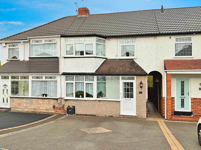 3 Bedroom Town House For Sale In Wesley Avenue, Halesowen, West Midlands, B63