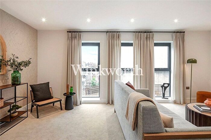2 Bedroom Flat For Sale In Frankum Mews, London, N22