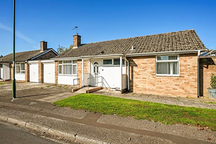 2 Bedroom Detached Bungalow For Sale In The Peacheries, Chichester, PO19