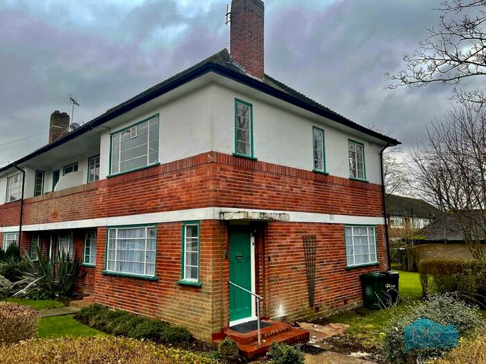 2 Bedroom Apartment To Rent In Denison Close, London, N2