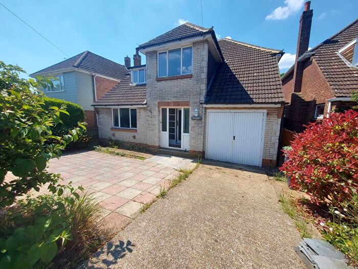 Detached House To Rent In Foxes Close, Waterlooville, Hampshire, PO7
