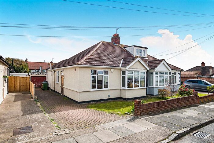 3 Bedroom Semi Detached Bungalow For Sale In Burleigh Avenue, Sidcup, DA15