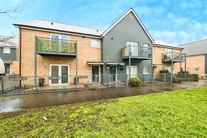 2 Bedroom Flat For Sale In Haven Road, Rainham, RM13