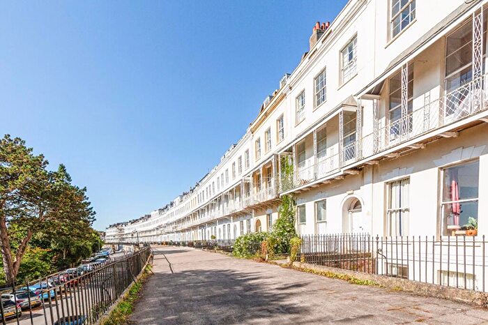 3 Bedroom Flat To Rent In Royal York Crescent, Bristol, BS8