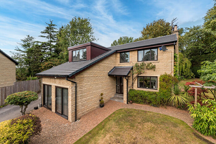 4 Bedroom Detached House For Sale In Oakridge Court, Bingley, West Yorkshire, BD16