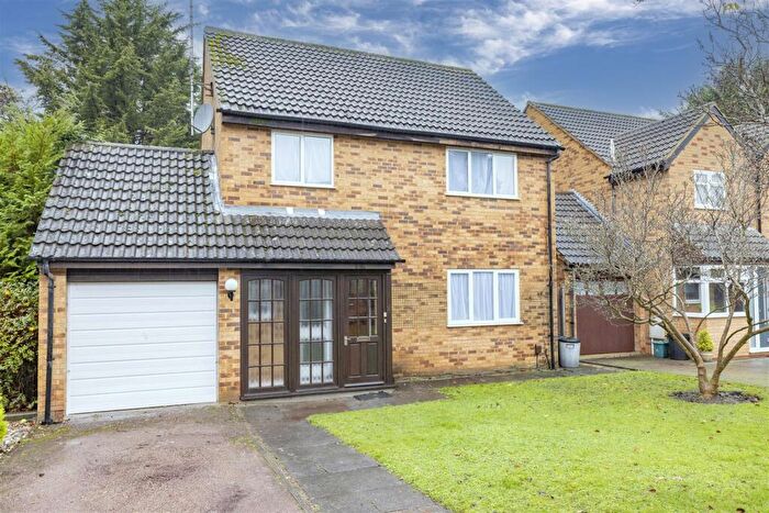 4 Bedroom Detached House To Rent In Kirby Close, Northwood, HA6