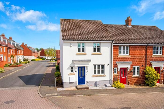 3 Bedroom End Of Terrace House For Sale In Dolphin Road, The Hampdens, Norwich, NR5