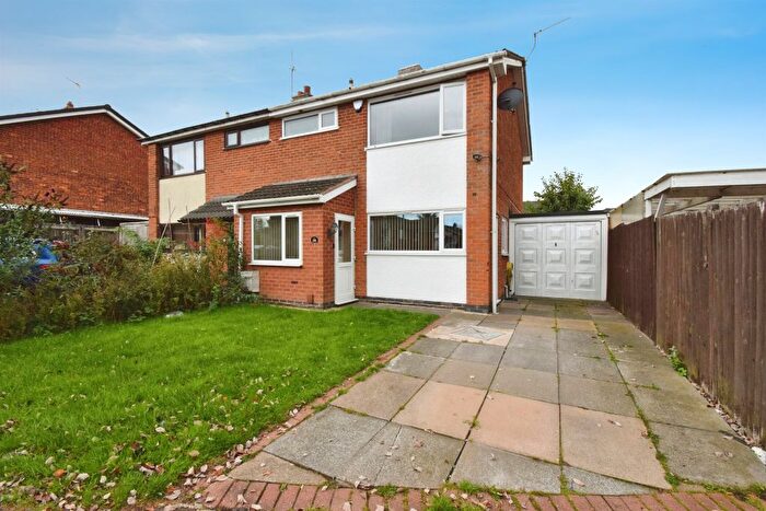 3 Bedroom Semi Detached House For Sale In Coombe Rise, Oadby, Leicester, LE2