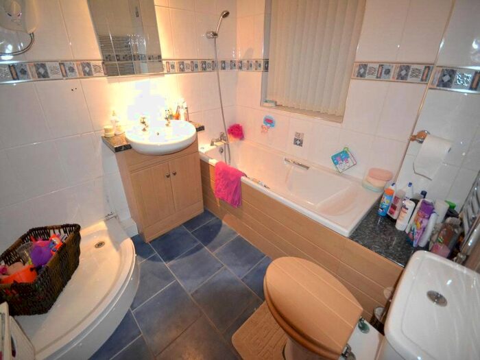 3 Bedroom Semi-Detached House To Rent In Lowlands Close, Northampton, NN3