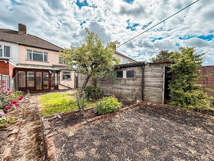 3 Bedroom Semi Detached House For Sale In Tavistock Road, Edgware, HA8