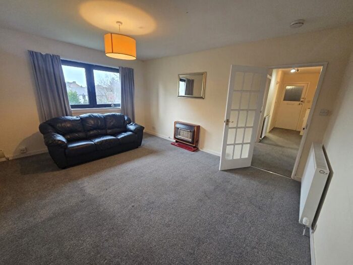 2 Bedroom Flat To Rent In Mastrick Road, Mastrick, Aberdeen, AB16