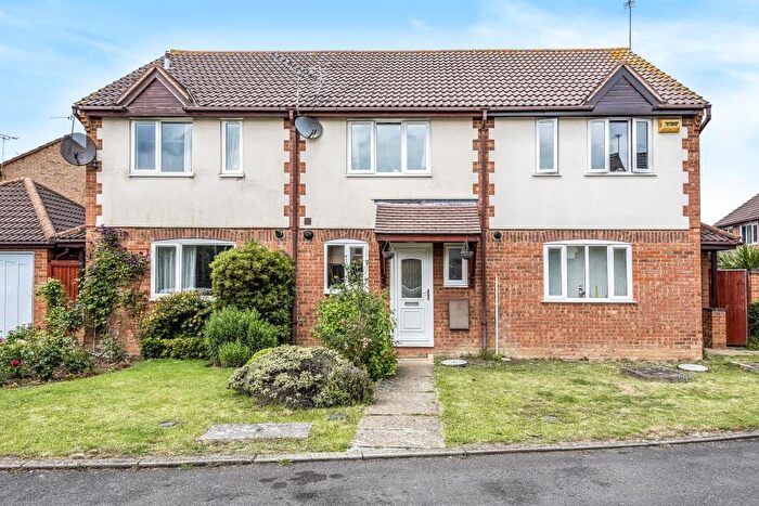 2 Bedroom Terraced House To Rent In Lapwing Close, Bicester, OX26