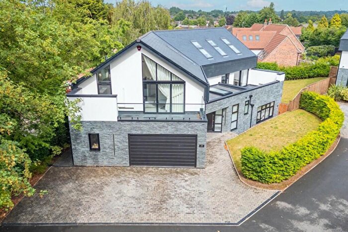 6 Bedroom Detached House For Sale In Bridle Road, Bramcote, NG9