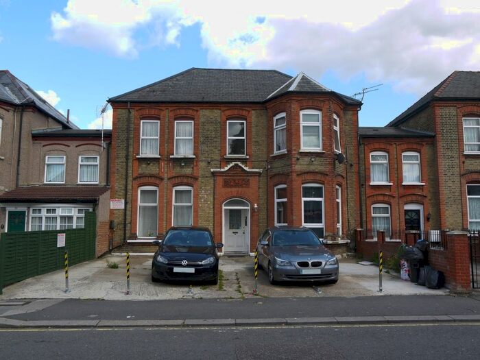 1 Bedroom Flat To Rent In Mansfield Road, Ilford, IG1