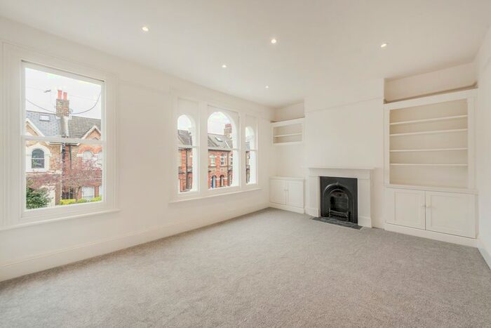 1 Bedroom Flat To Rent In Summerley Street, Earlsfield, SW18