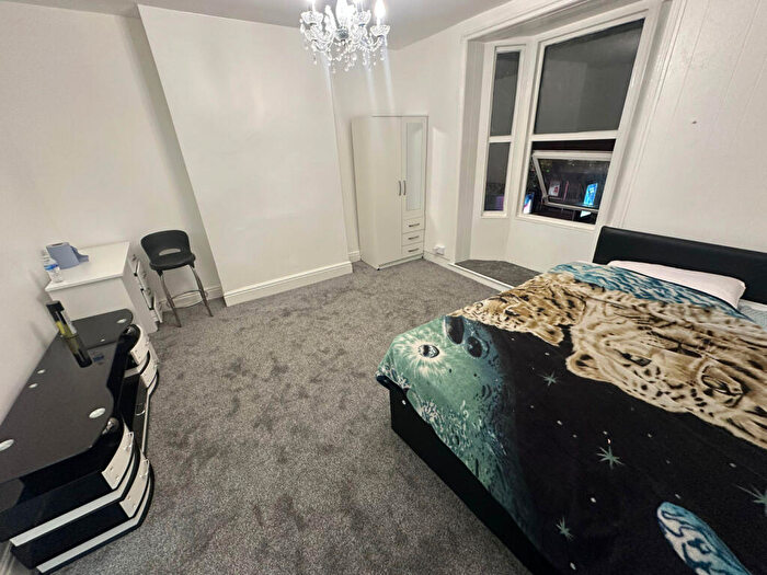 2 Bedroom Flat To Rent In Bristol Road, Birmingham, B29