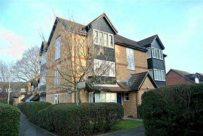 Apartment To Rent In Addlestone, KT15