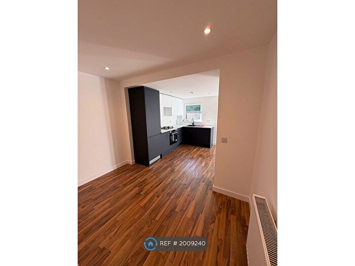 4 Bedroom Terraced House To Rent In Spey Road, Glasgow, G61