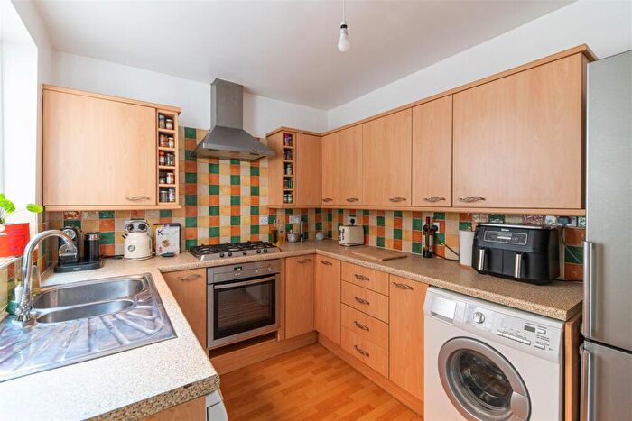 4 Bedroom Terraced House To Rent In Heaton Grove, Newcastle Upon Tyne, NE6
