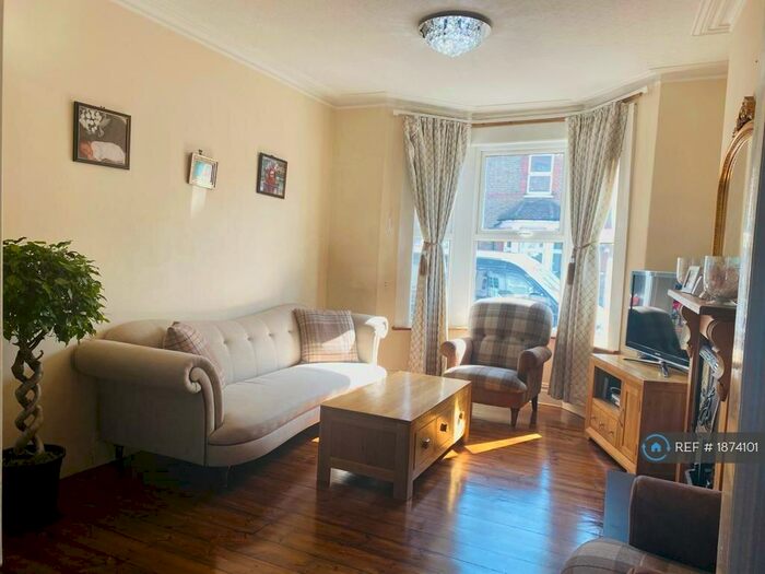 3 Bedroom Terraced House To Rent In Eastcombe Avenue, London, SE7