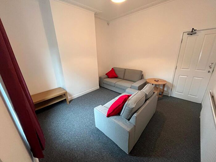 2 Bedroom House To Rent In Alderson Place, Sheffield, S2