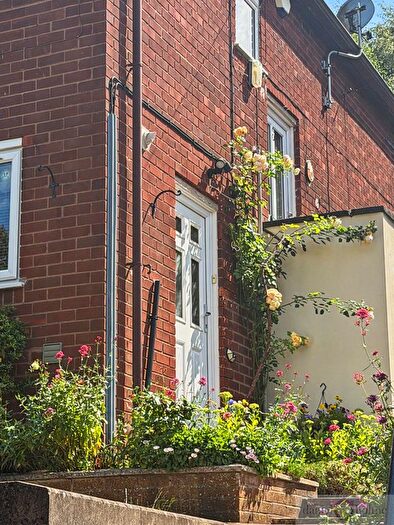 2 Bedroom Flat For Sale In Westwood Heath Road, Leek, Staffordshire, ST13