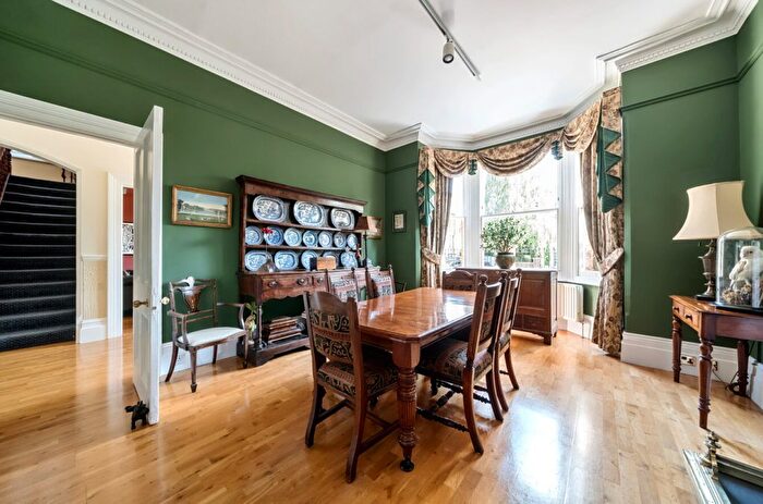 5 Bedroom Detached House For Sale In St Leonards Road, Ealing, W13