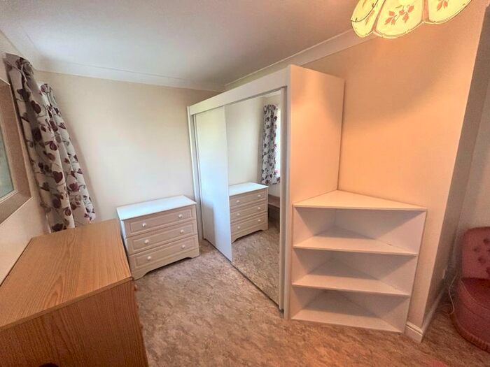 2 Bedroom Flat For Sale In Rhos Promenade, Rhos On Sea, Colwyn Bay, LL28