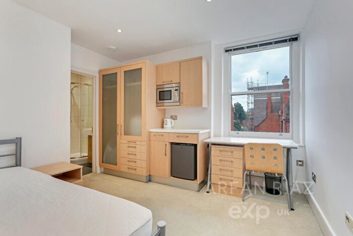 Studio To Rent In Finchley Road, Hampstead, London, NW3