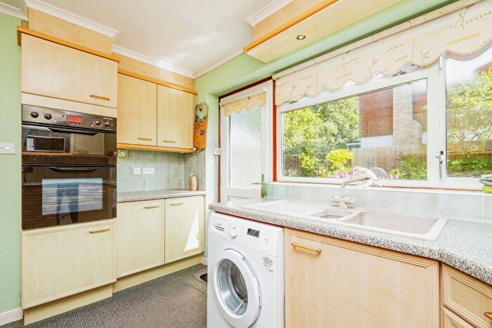 4 Bedroom Detached House For Sale In The Fairway, Midhurst, West Sussex, GU29