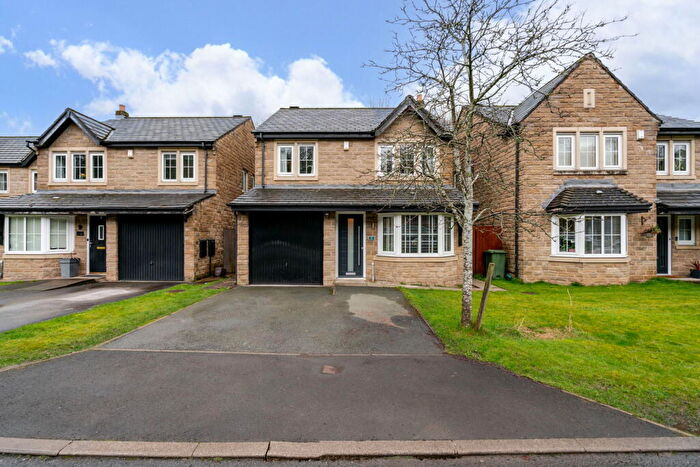 4 Bedroom Detached House For Sale In Brookwater Close, Salterhebble, Halifax, HX3