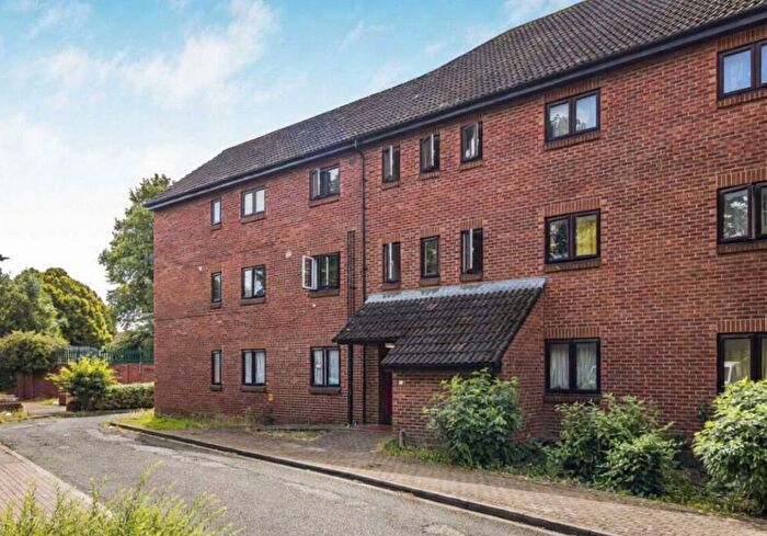 2 Bedroom Flat For Sale In Flat Mandarin Court, Mitchellbrook Way, Willesden, London, NW10